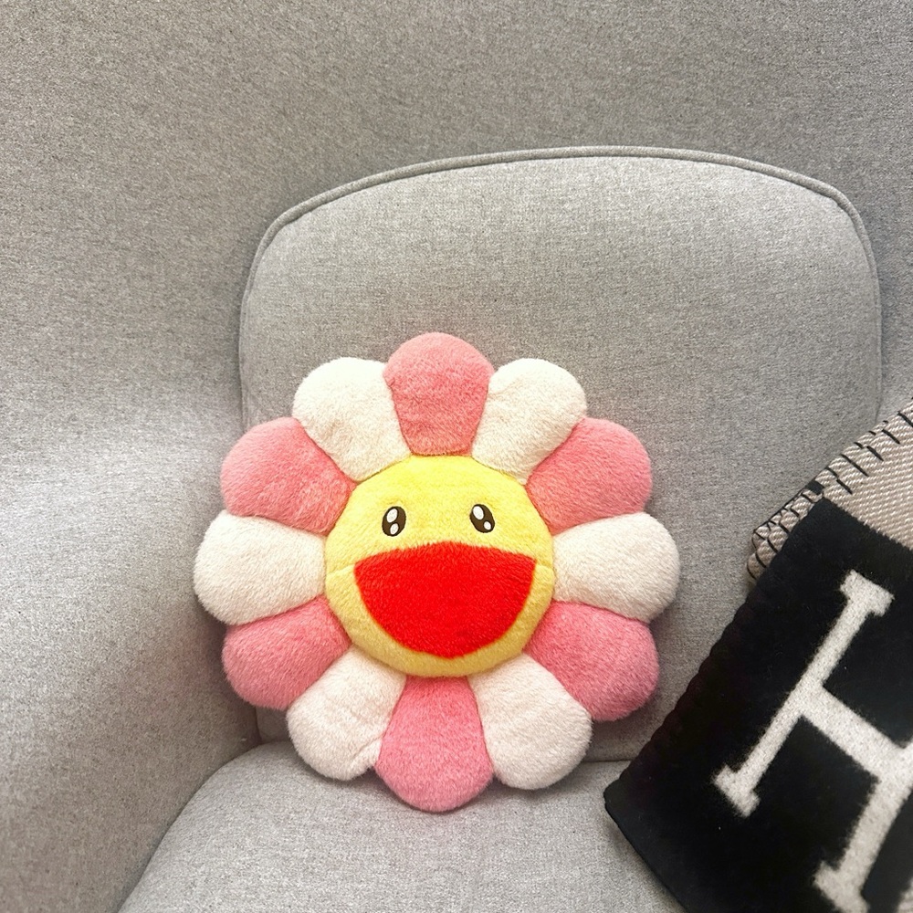 Takashi Murakami Flower Plush Cushion Pillow Pink Blush Small Authentic with Tag